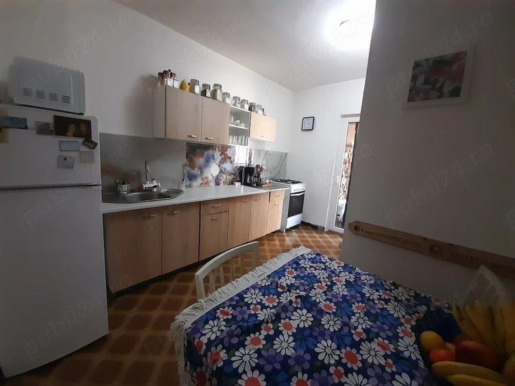 Apartament cu 4 camere decomandat în Criș