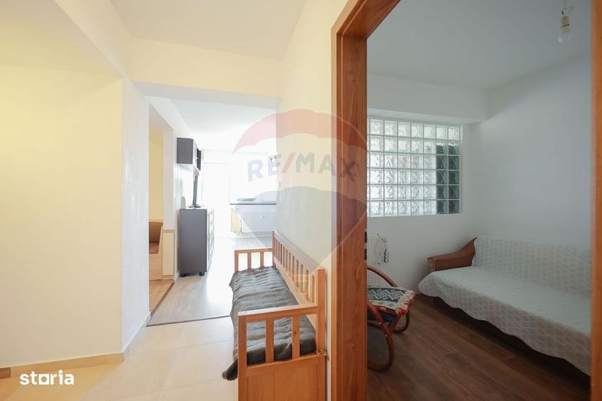 Apartament cu 3 camere, mobilat în Central
