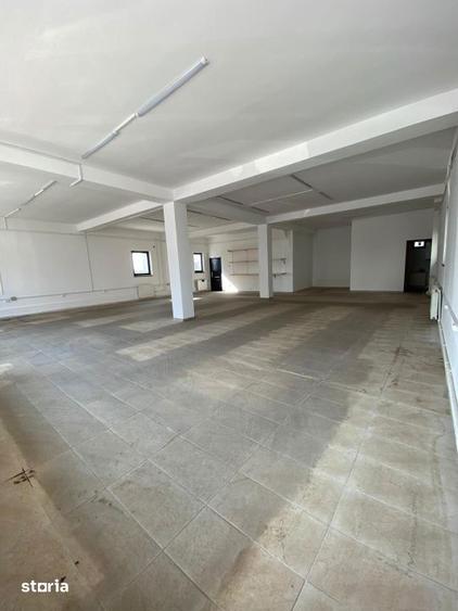 Spațiu comercial, de 180 mp, în Pielești