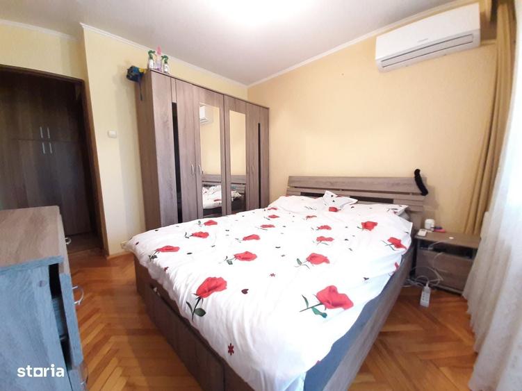 Apartament cu 3 camere decomandat în Micro 17