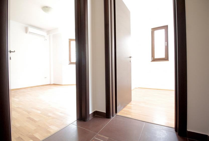 Apartament cu 4 camere decomandat, mobilat în Prelungirea Ghencea