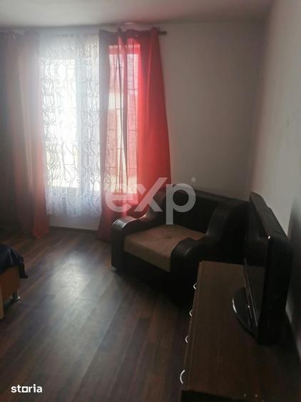 Casă cu 5 camere cu Teren 700 Mp în Dragomirești