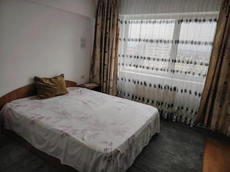 Apartament cu 3 camere decomandat în Letea