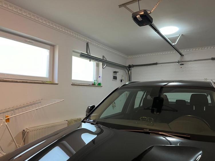 Casă individuală cu 7 camere cu Canalizare în Oncea