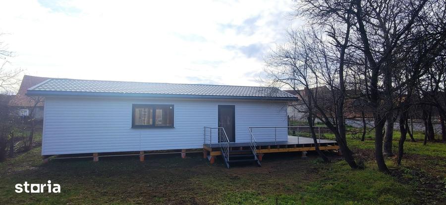 Casă cu 3 camere cu Teren 1300 Mp în Părău