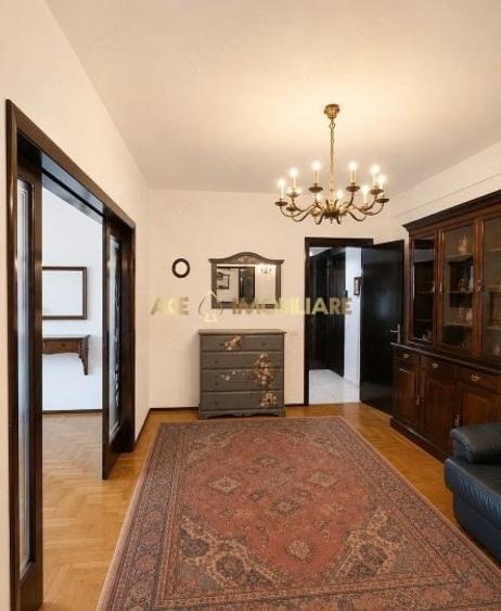 Apartament cu 3 camere decomandat, mobilat în Ultracentral