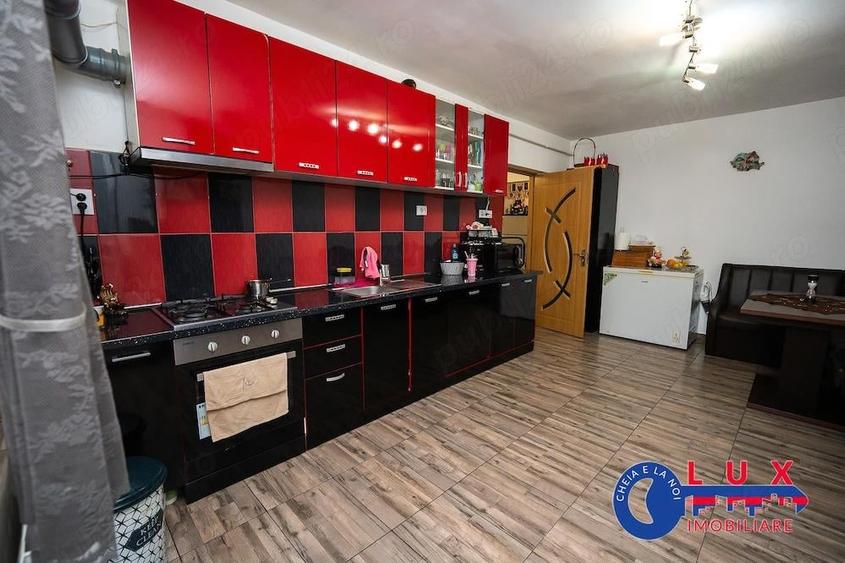 Apartament cu 4 camere decomandat în Babadag