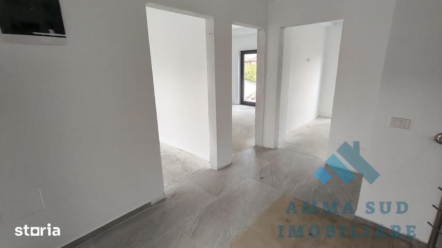 Casă cu 5 camere cu Teren 344 Mp în Central