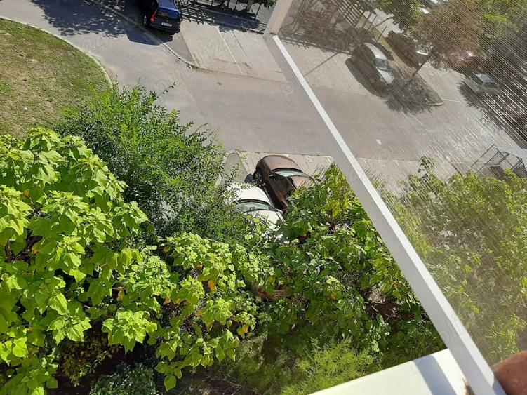 Apartament cu 3 camere decomandat în Drumul Taberei