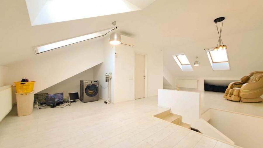 Duplex cu 5 camere cu Piscina în Tunari