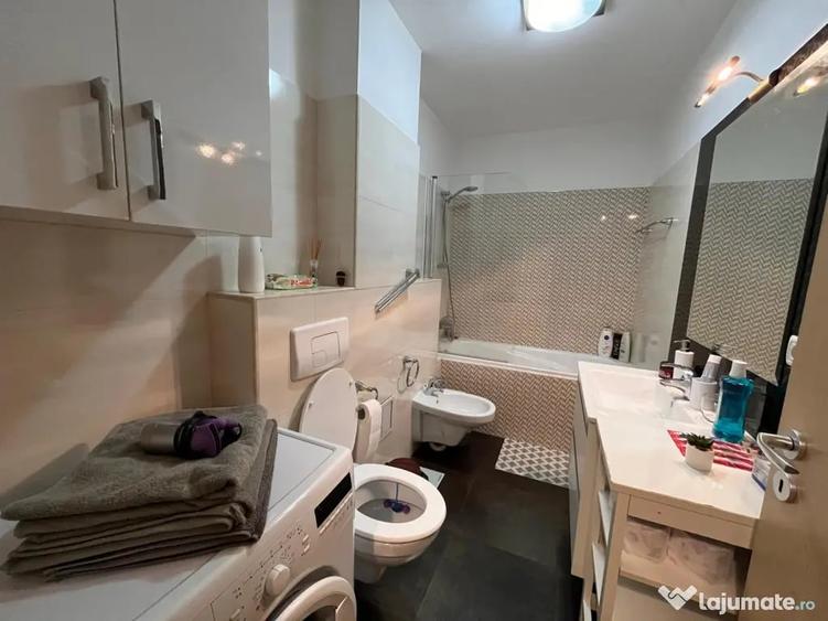 Apartament cu 2 camere semidecomandat, mobilat în Aradului