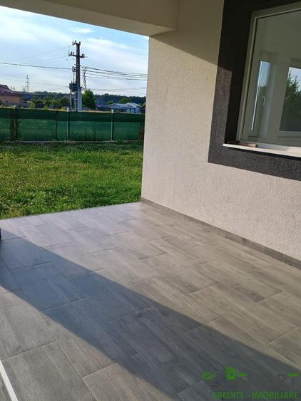 Casă individuală cu 4 camere cu Garaj în Satu Nou de Jos