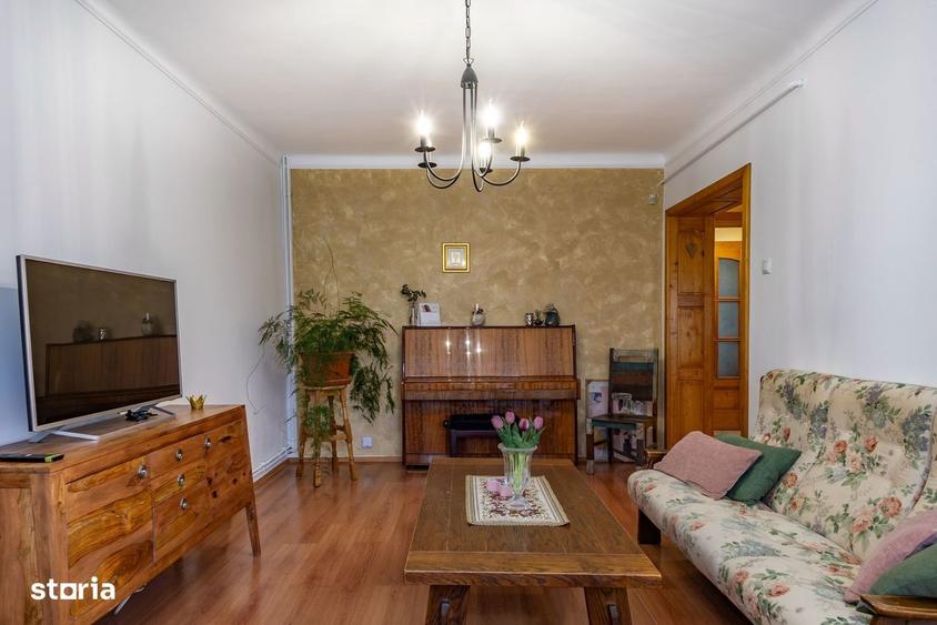Casă cu 4 camere în Unirii