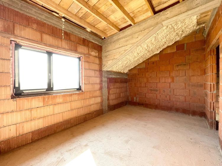Duplex cu 3 camere cu Canalizare în Moșnița Nouă