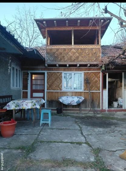 Casă cu 3 camere cu Teren 1500 Mp în Central