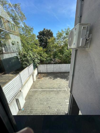 Apartament cu 3 camere decomandat, mobilat în Spitalul Județean