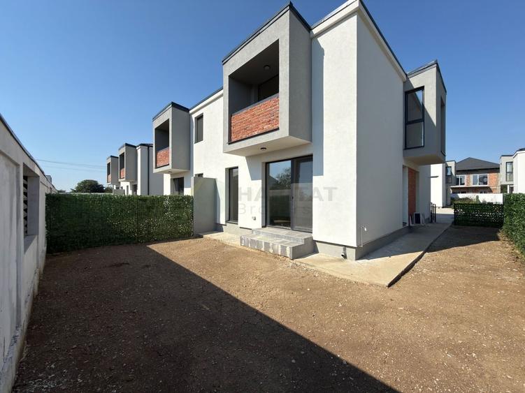 Duplex cu 4 camere cu Canalizare în Tunari