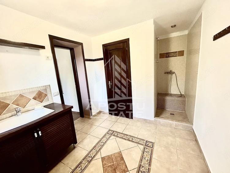 Casă cu 5 camere cu Teren 500 Mp în Sânmihaiu Român