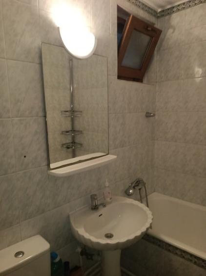 Apartament cu 3 camere decomandat, mobilat în Central