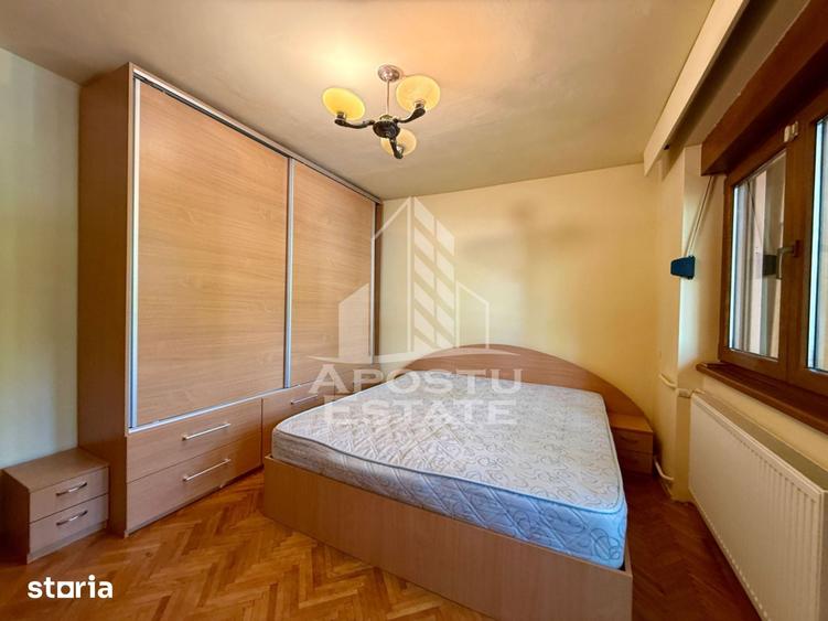 Apartament cu 4 camere decomandat, mobilat în Medicină