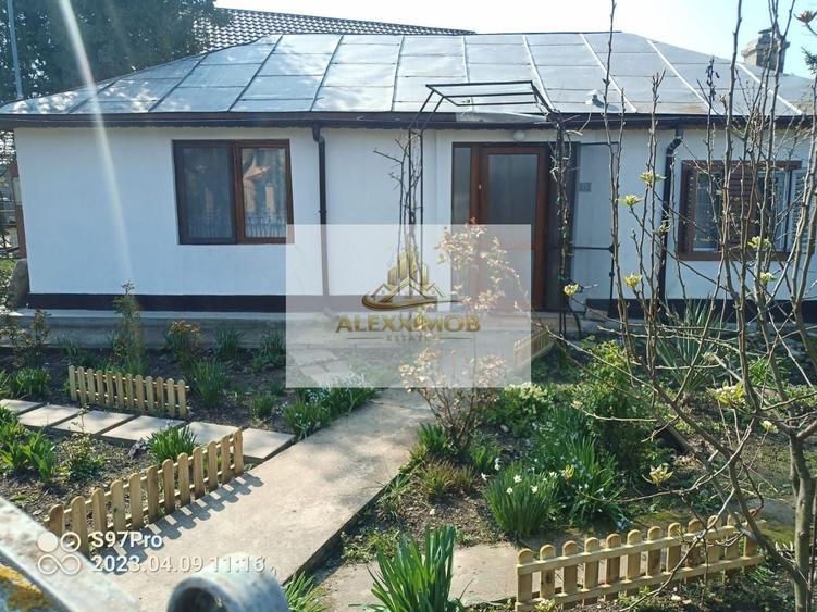 Casă individuală cu 3 camere cu Canalizare în Ciolpani
