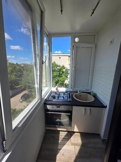Apartament cu 3 camere decomandat în Girocului