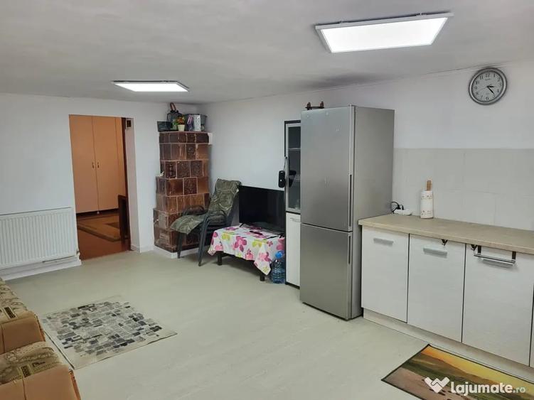 Casă cu 3 camere în Central