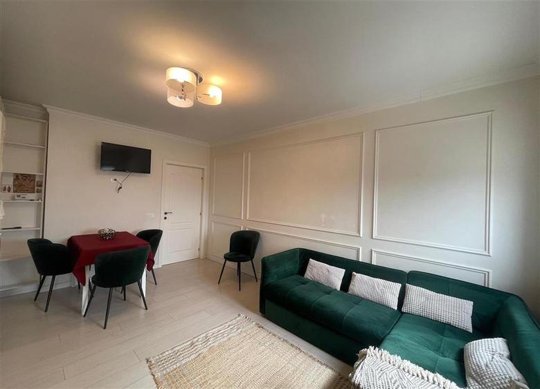Apartament cu 2 camere decomandat, mobilat în Exterior Est