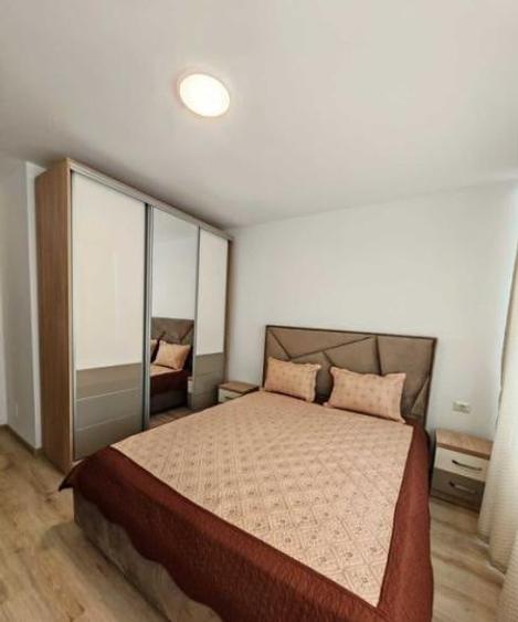 Apartament cu 2 camere decomandat, mobilat în Apărătorii Patriei