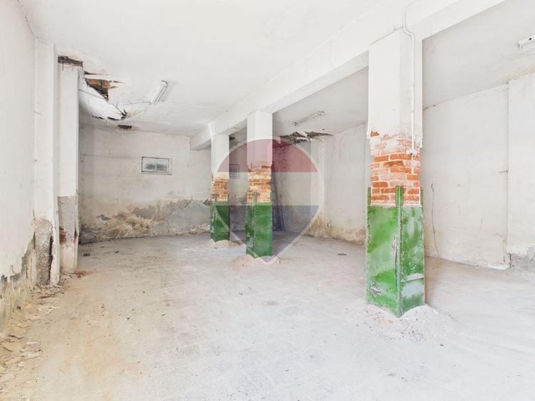 Spațiu comercial, de 303 mp, în Brașovul Vechi