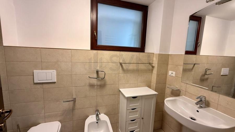 Apartament cu 3 camere semidecomandat, mobilat în Aviatorilor