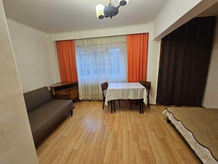 Garsonieră decomandată în Prundu