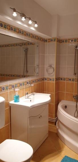 Apartament cu 3 camere decomandat în Centrul Civic