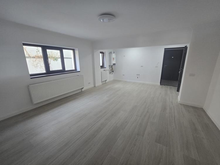 Apartament cu 2 camere semidecomandat în Dămăroaia