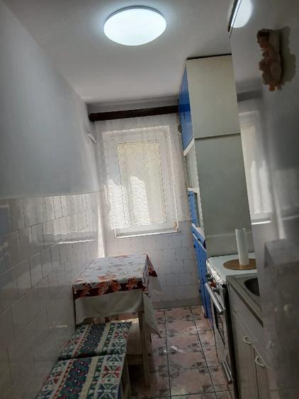 Apartament cu 2 camere semidecomandat în Șega
