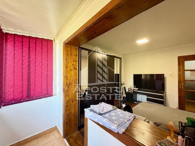 Apartament cu 3 camere decomandat, mobilat în Lipovei