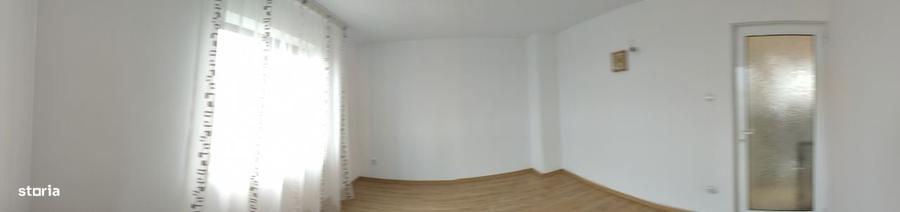 Casă cu 4 camere în Stoenești
