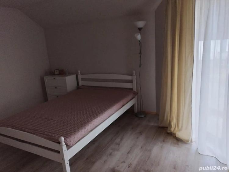 Casă cu Teren 200 Mp în Hinova