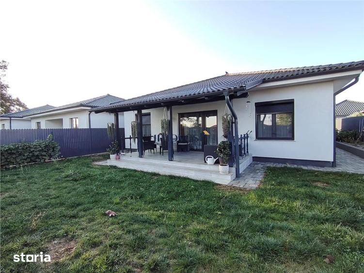 Casă cu 5 camere cu Teren 360 Mp în Odoreu