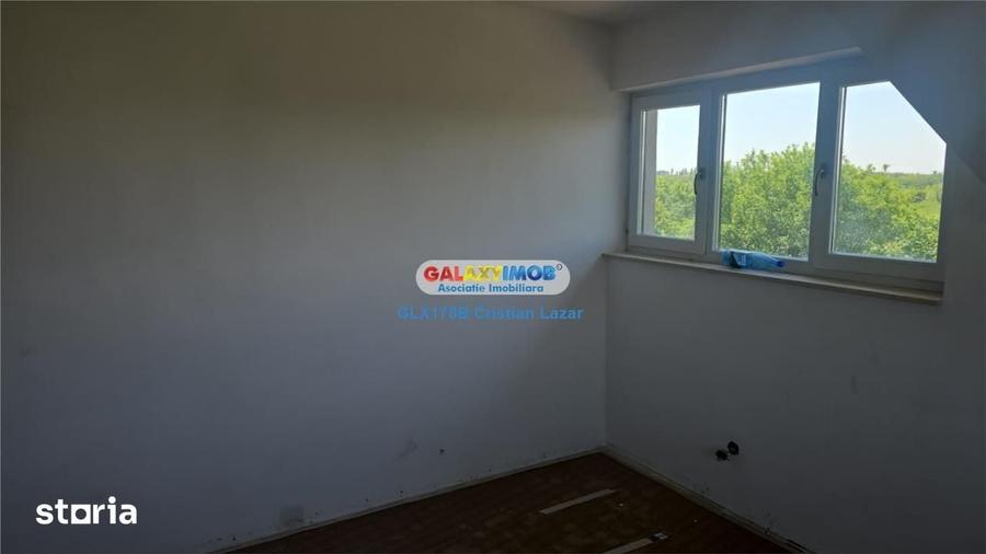 Casă cu 5 camere cu Teren 1000 Mp în Străulești