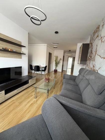 Apartament cu 3 camere semidecomandat în Central