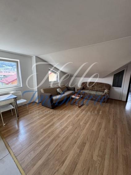 Apartament cu 3 camere semidecomandat, mobilat în Florești