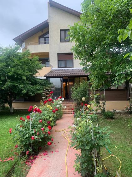 Casă cu 8 camere cu Canalizare în Snagov
