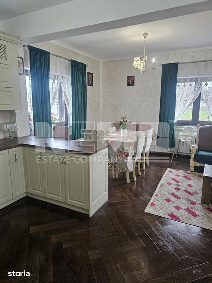 Casă cu 5 camere cu Teren 6000 Mp în Burla