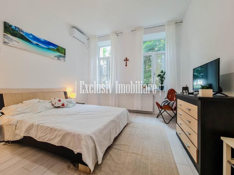 Apartament cu 3 camere semidecomandat, mobilat în Central