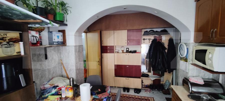 Apartament cu 2 camere semidecomandat, mobilat în Micro 4