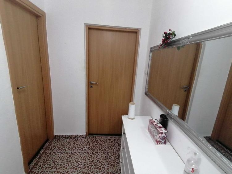 Garsonieră decomandată în P-ța Doina