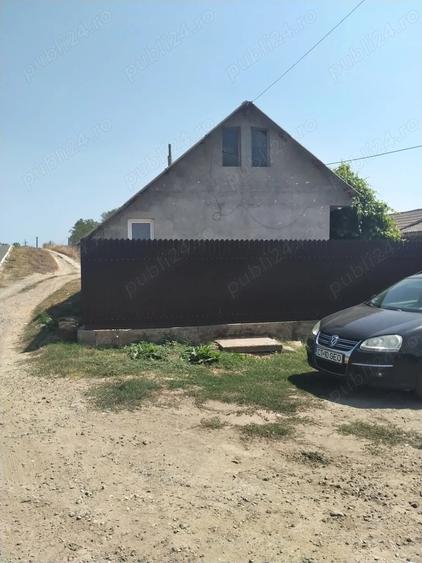 Casă cu Teren 700 Mp în Lumina