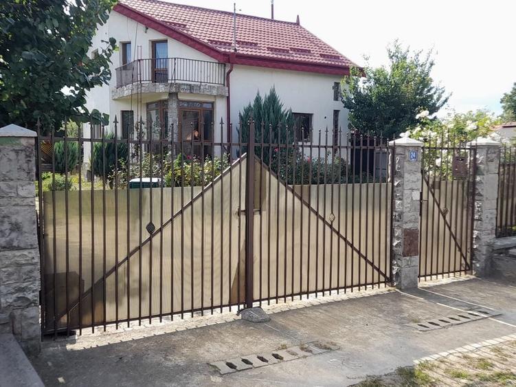 Casă cu 4 camere în Mătești