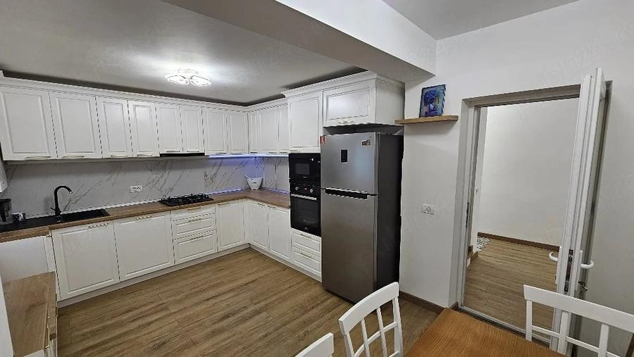 Casă cu 5 camere cu Teren 300 Mp în Central